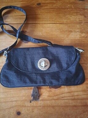 Baggallini Monaco Convertible Crossbody Travel Bag Black Nylon Wristlet Clutch